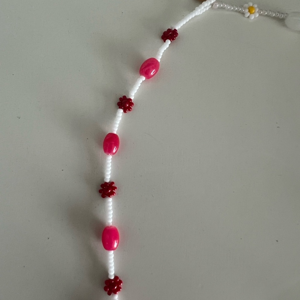 Catbird Beaded Daisy Necklace - Picture 2 of 5